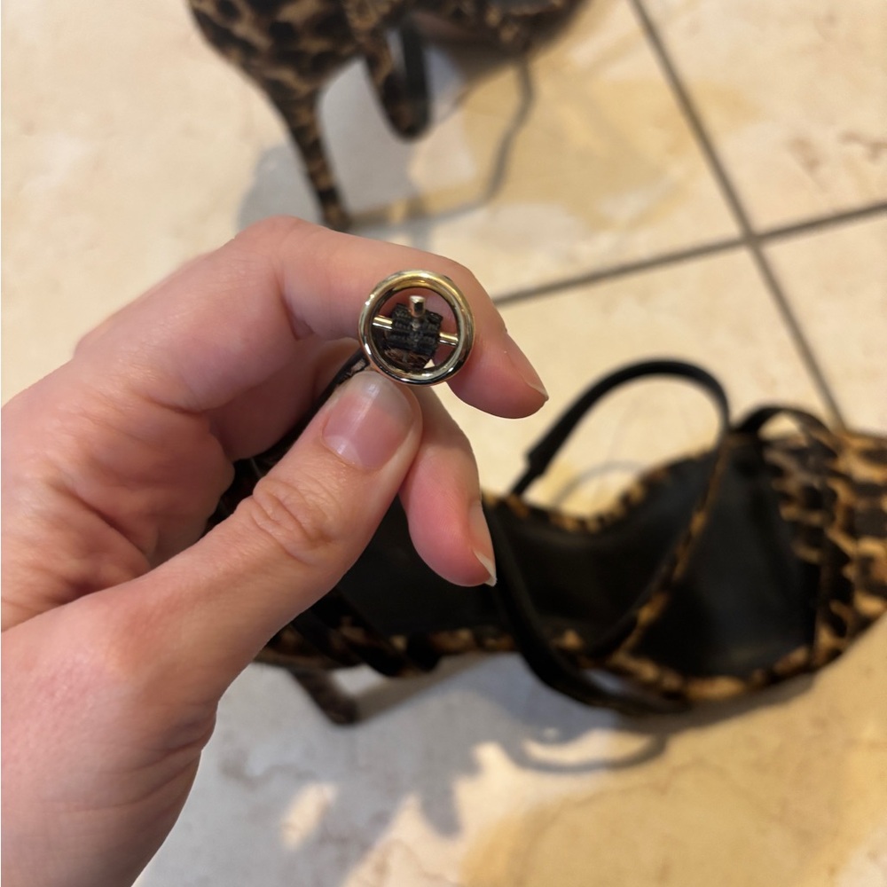 Elegant Black and Brown Stiletto Heels with Animal Print - Picture 4 of 5